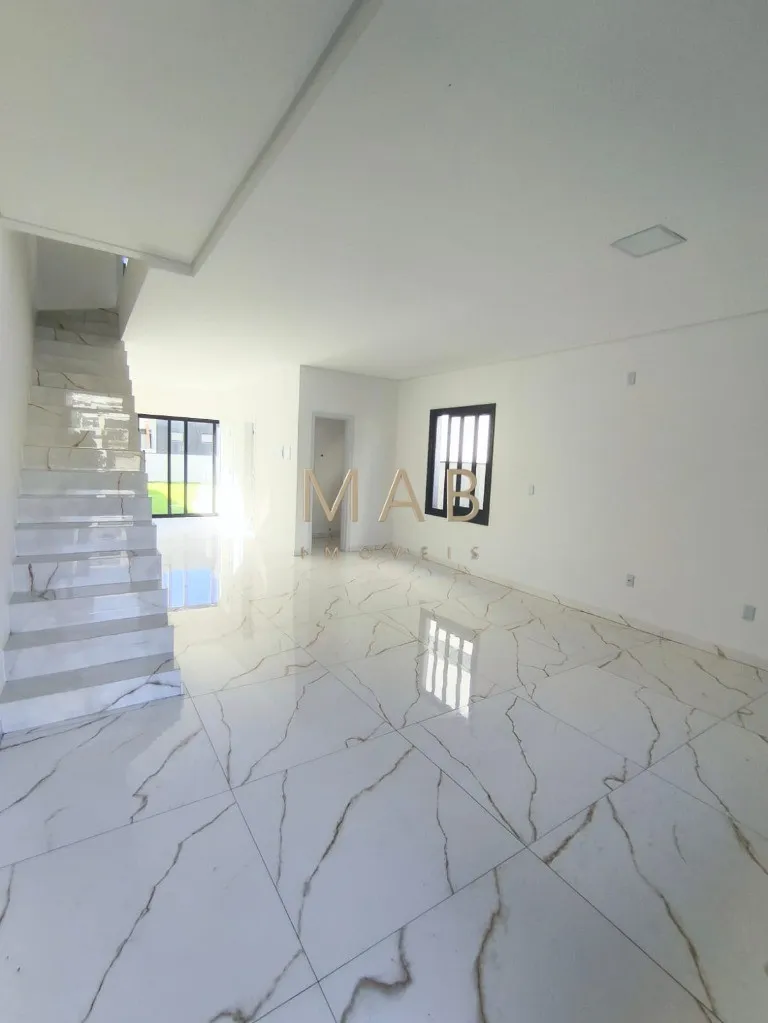 Imagem Imperdível casa à venda em Florianópolis-SC, 3 suítes sendo uma master, sala estar, Lavabo, vagas de garagem, 140,00m² - Ingleses do Rio Vermelho!