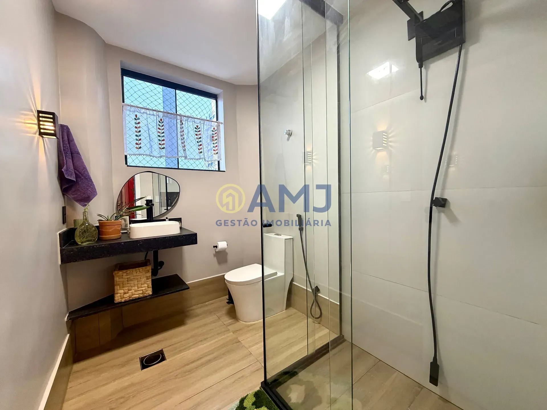 Imagem APARTAMENTO MOBILIADO E TOTALMENTE REFORMADO À VENDA - CENTRO | RUA 07