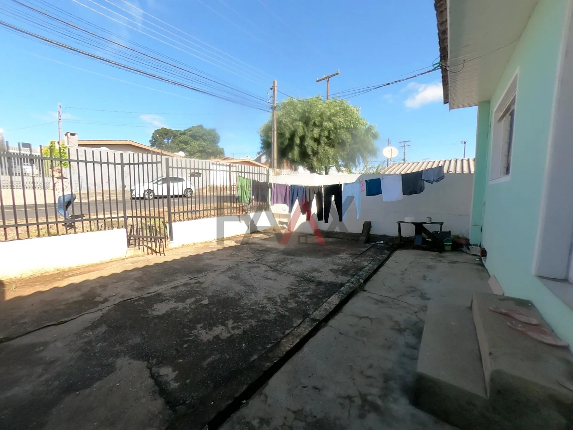 Imagem Casa a venda com terreno de 600m localizado no bairro dos Estados em Guarapuava