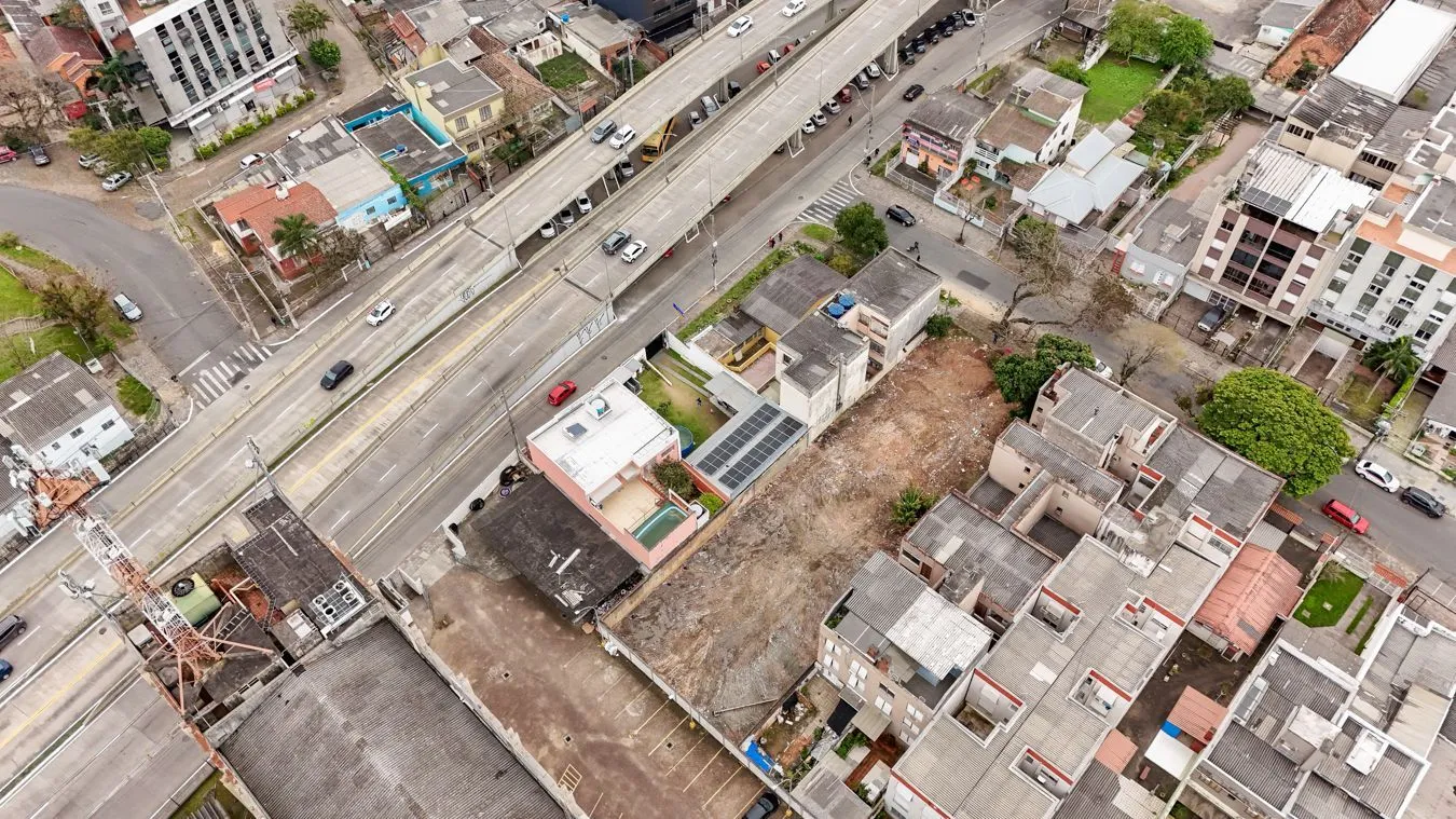 Imagem Terreno 968m² no bairro Partenon
