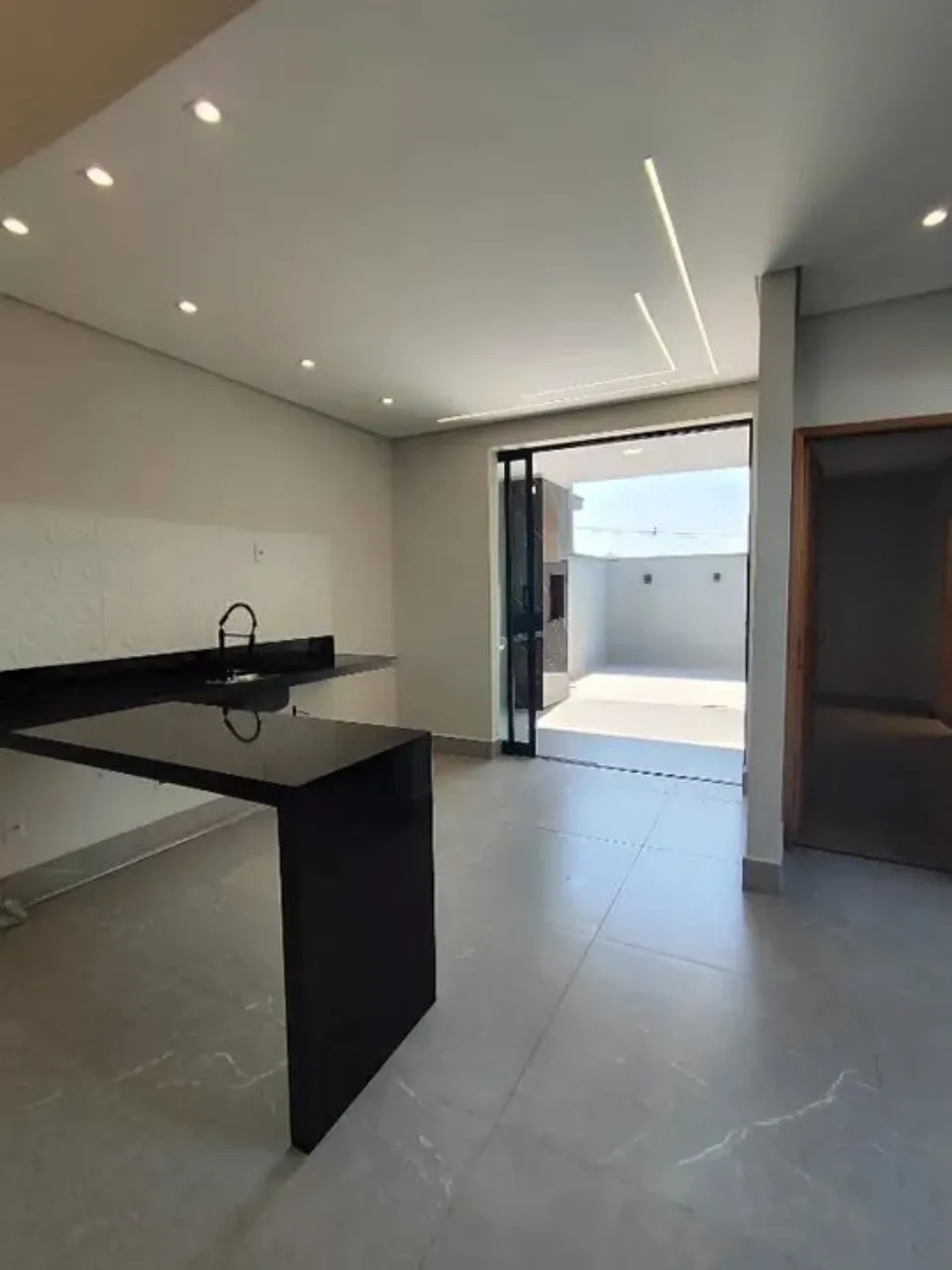Imagem Casa em Condomínio à Venda em Sorocaba-SP, Horto Florestal: 3 Quartos, 1 Suíte, 1 Banheiro, 2 Vagas, 115,08m²