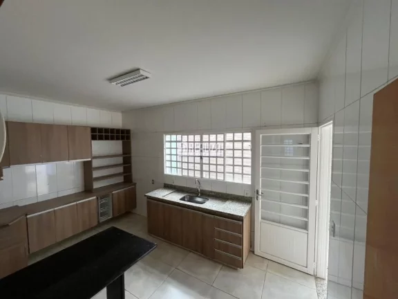 Imagem Casa à venda com 3 dormitórios no Jardim Nenê Gomes, Uberaba