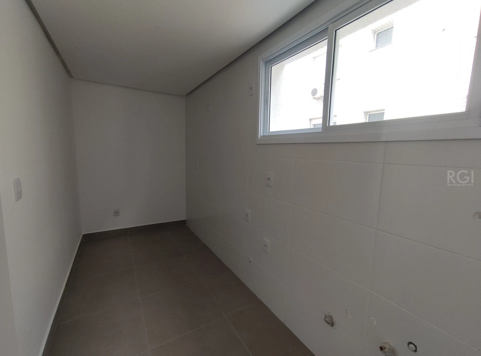 Imagem Duplex para Venda - 83.08m², 2 dormitórios, sendo 2 suites, 2 vagas - Petrópolis