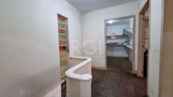 Imagem Casa para Venda - 200m², 2 dormitórios, 1 vaga - Moinhos de Vento