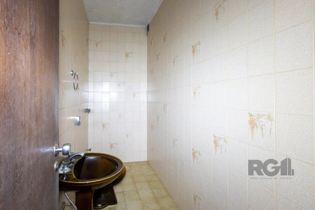 Imagem Casa para Venda - 361.95m², 4 dormitórios, sendo 2 suites, 3 vagas - Nonoai