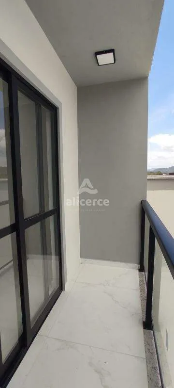 Imagem Sobrado à venda com 2 quartos 2 suítes, 84m² em Potecas São José