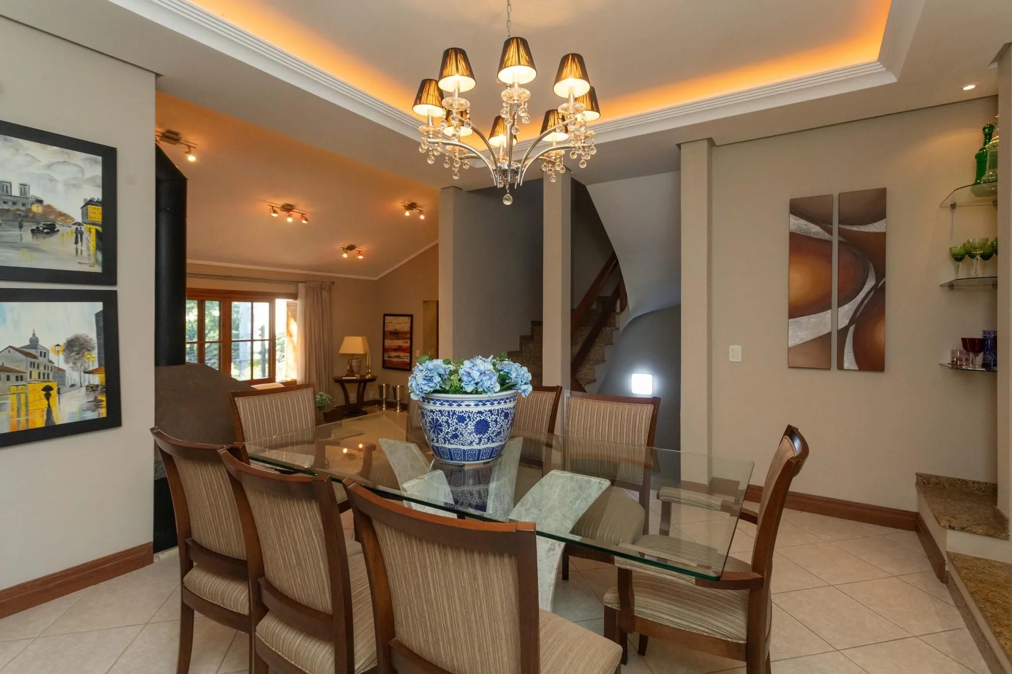 Imagem Casa no Chácara das Pedras com piscina e 316m2