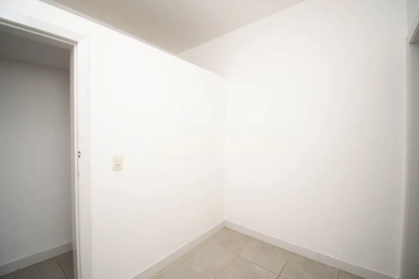 Imagem Apartamento de 3 dormitórios à venda no Bairro Centro Histórico, Porto Alegre.