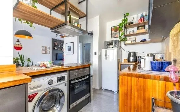 Imagem Apartamento na Cidade Baixa de 1 dormitório e dependência REFORMADO