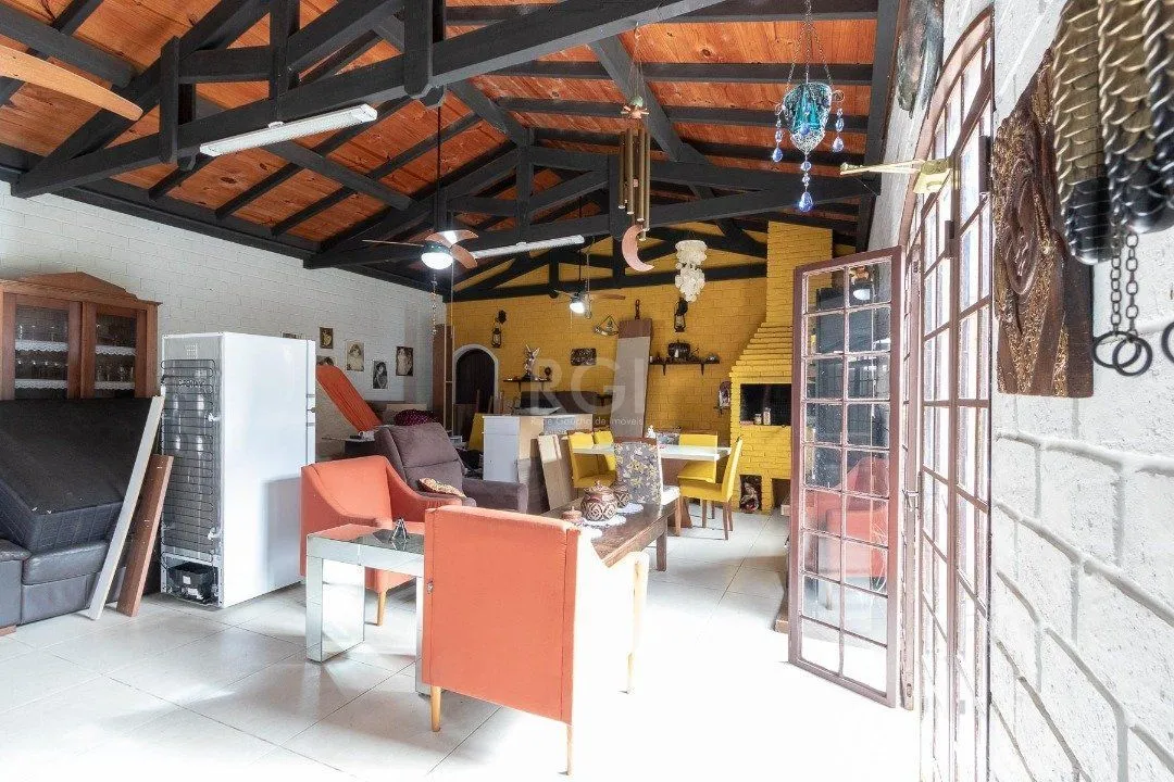 Imagem Casa para Venda - 380m², 3 dormitórios, sendo 1 suites, 3 vagas - Tristeza