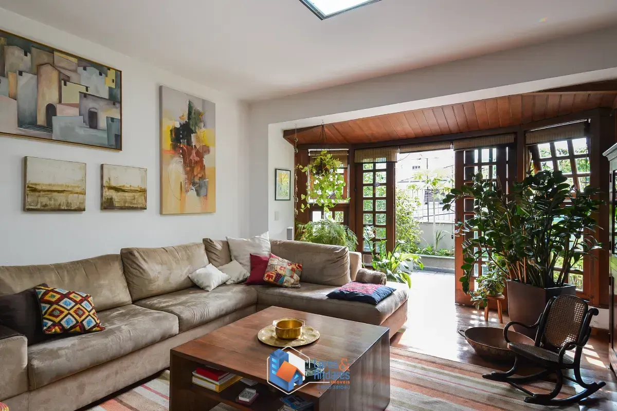 Imagem Sobrado para venda em Sumaré com 4 quartos, sendo 2 suítes, 190m²