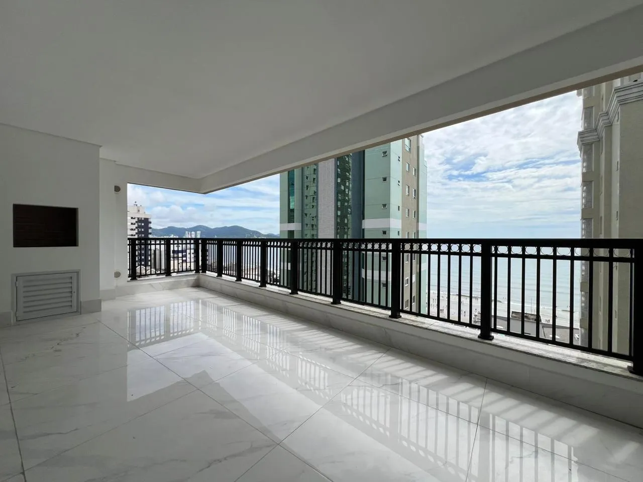 Imagem Apartamento com vista para o mar à venda com 225m2 por R$ 4.500.000,00