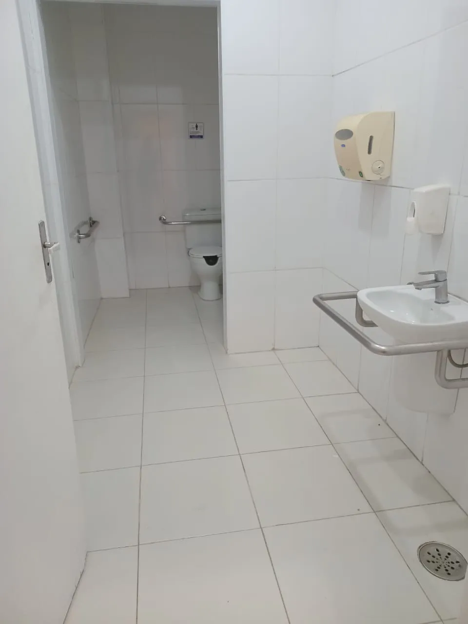 Imagem Galpão no Tamboré com Escritórios e Excelente Infraestrutura