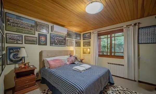 Imagem Casa em Gramado de 4 dormitórios e 4 vagas