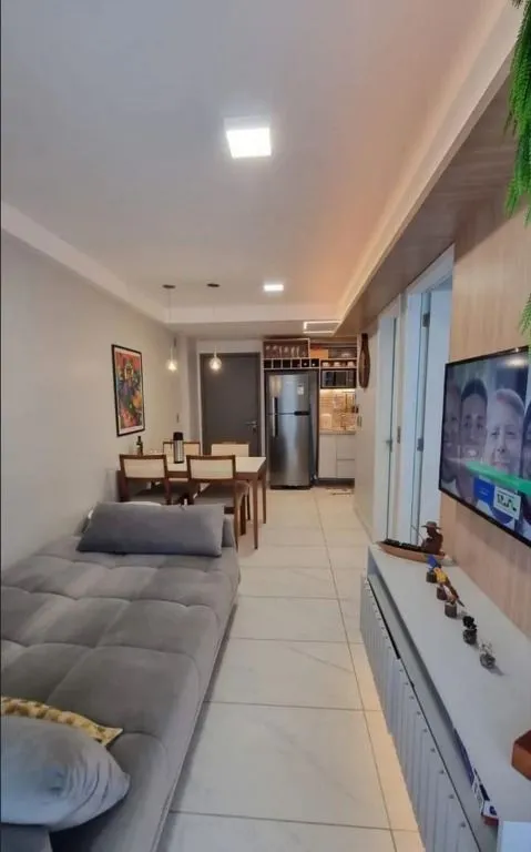 Imagem Flat pé na areia no Bessa com varanda gourmet, mobiliado, lazer completo e excelente potencial para moradia ou investimento.