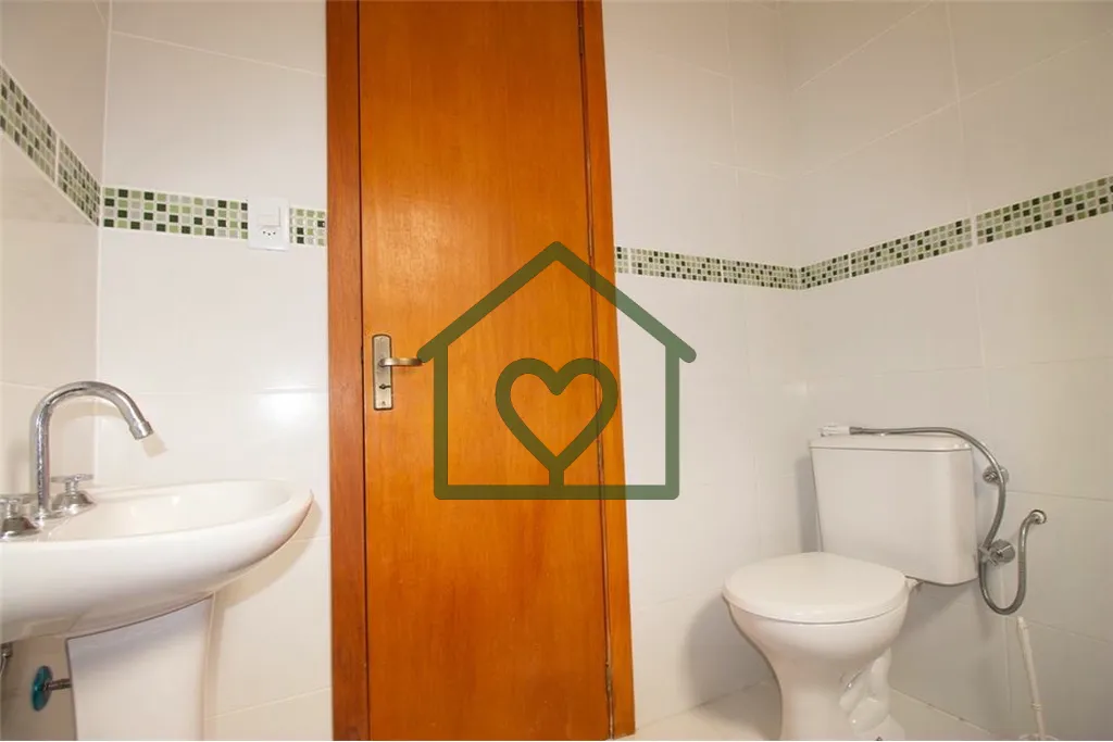Imagem Conheça esta Casa Térrea 2 quartos, sendo 1 suíte; com varanda aos fundos com piscina e churrasqu...