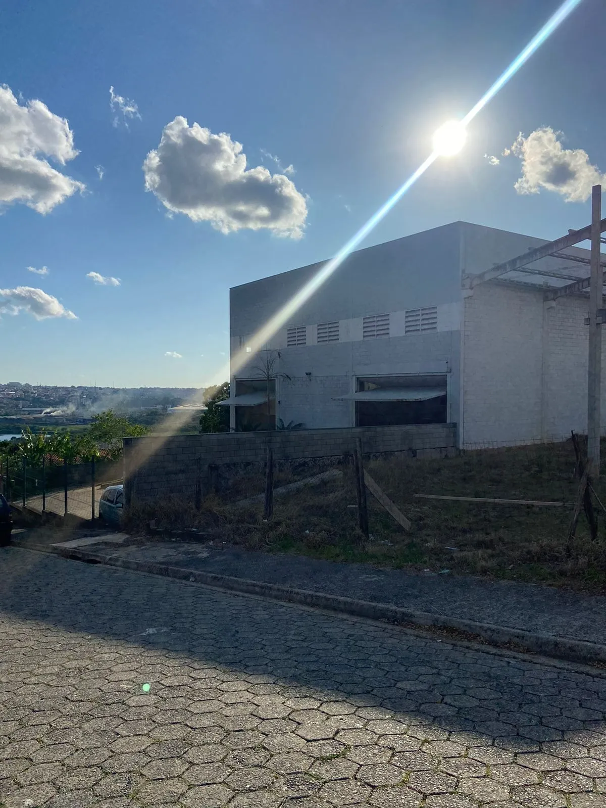 Foto do imóvel Vendo Terreno de 835 m2 com Pré moldado para barracão de 420m2 e 7m de pé direito. em RETIRO SÃO JOÃO, SOROCABA - SP