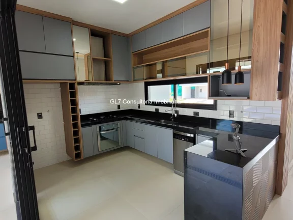 Imagem Casa a Venda 3 suítes sendo uma máster e Piscina Condomínio Laguna - Indaiatuba/SP