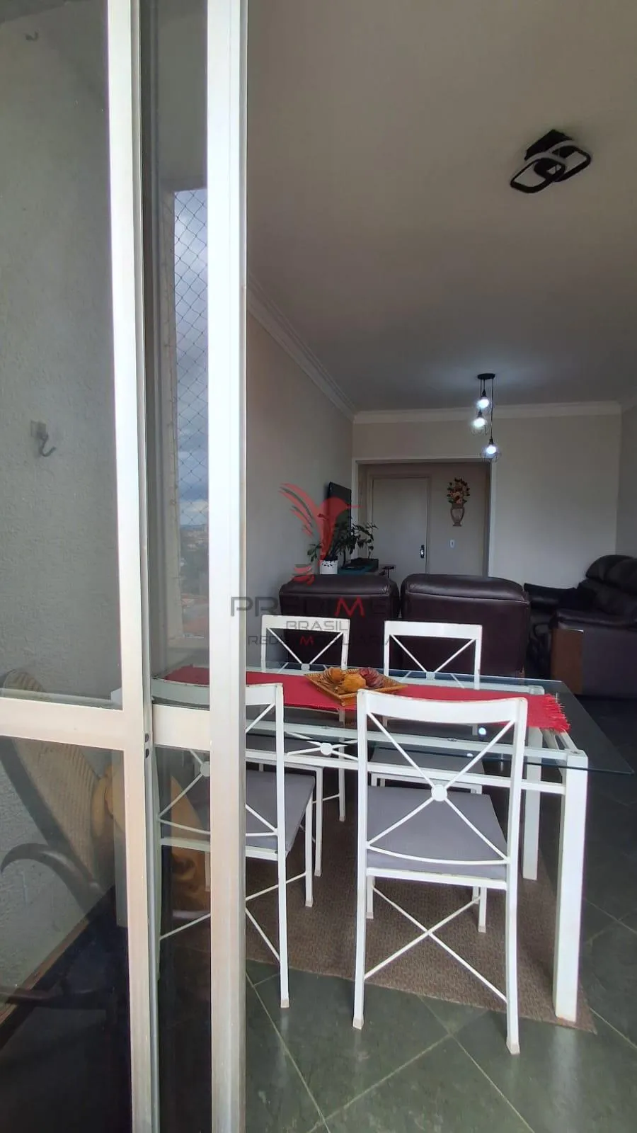 Imagem Vendo Apartamento Espaçoso na Vila Monteiro com 2 banheiros e garagem coberta