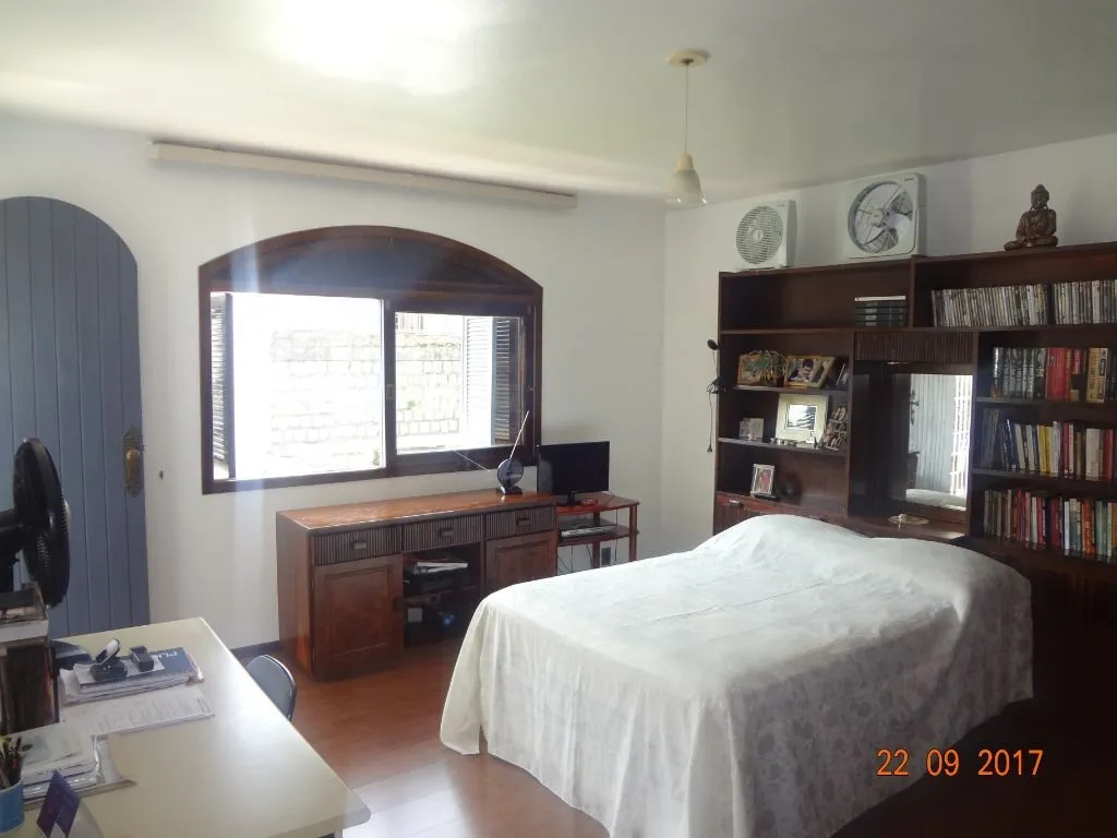 Imagem Casa para Venda - 365m², 4 dormitórios, sendo 2 suites, 6 vagas - Nonoai
