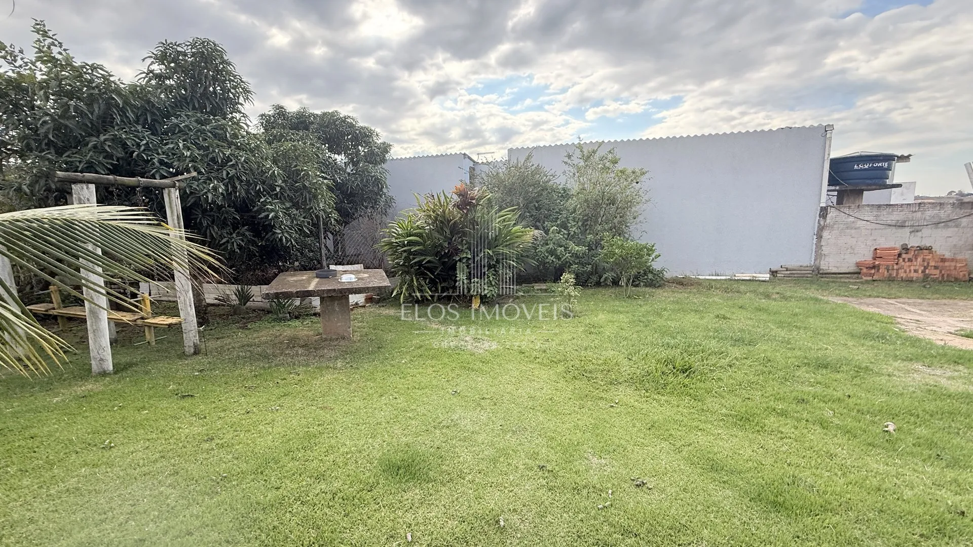 Imagem Chácara de 3 quartos, 1000m² no bairro Bairro dos Pires, em Limeira