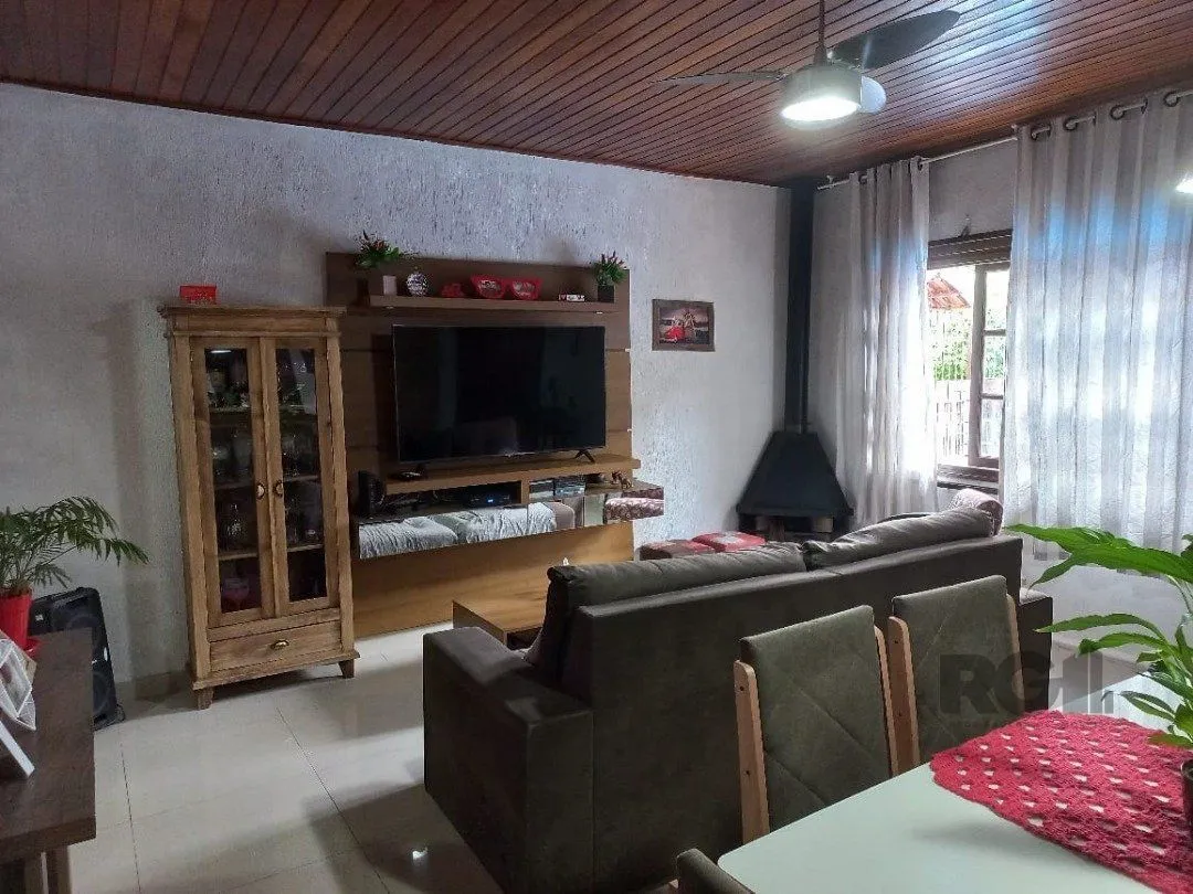 Imagem Casa 2 dormitórios com piscina na Vila Nova Porto Alegre