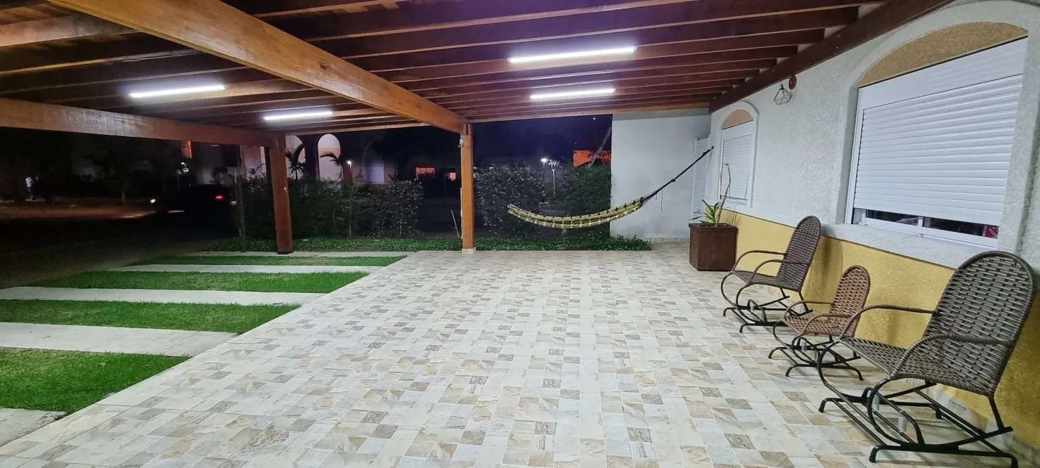 Imagem Casa Térrea Moderna e Funcional em Condomínio Fechado Próximo ao Centro com Jacuzzi, Churrasqueira e Mais