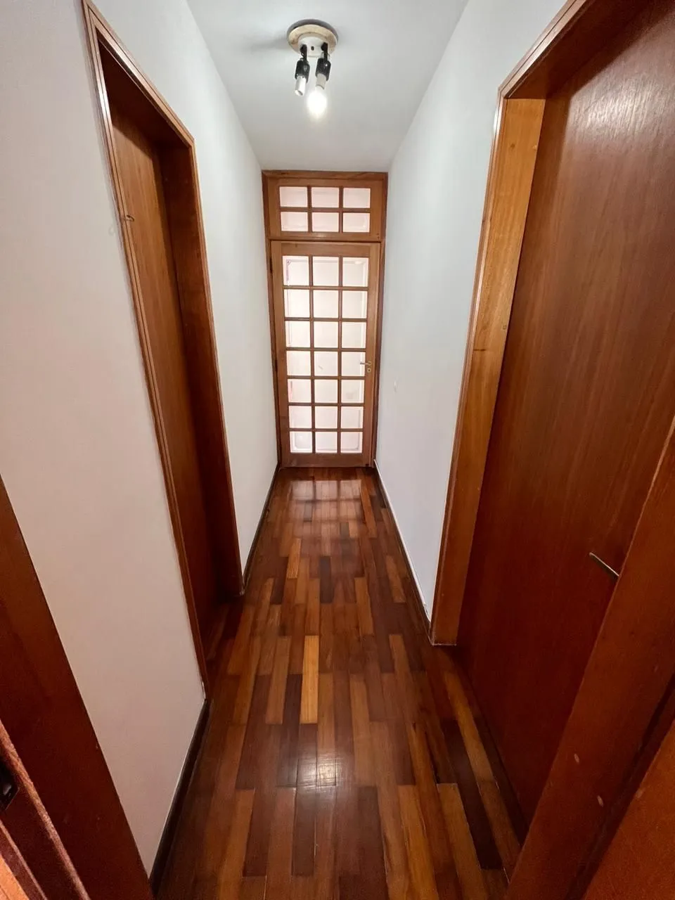 Imagem Apartamento de dois quartos e uma vaga de garagem no bairro Petrópolis em POA/RS