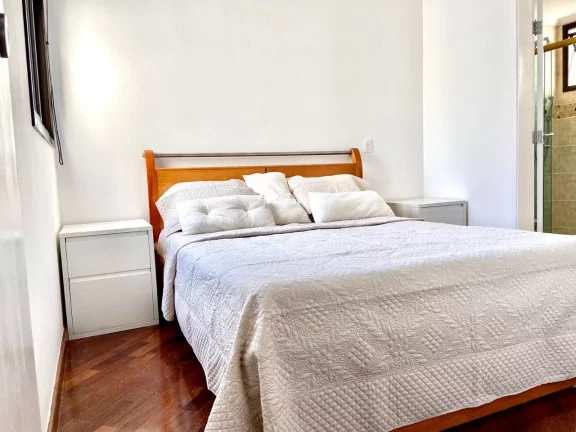 Imagem Apartamento de Luxo na Vila Hamburguesa: 3 quartos, 3 suítes, 3 salas, 5 banheiros e 4 vagas de garagem, 188m², São Paulo-SP.