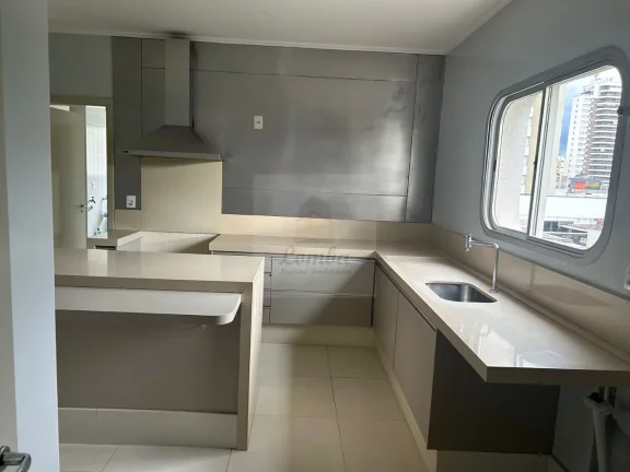 Imagem Imóvel de alto padrão no Quilombo: 4 quartos, 4 suítes, 2 salas, 5 banheiros, 3 vagas - Cuiabá-MT.