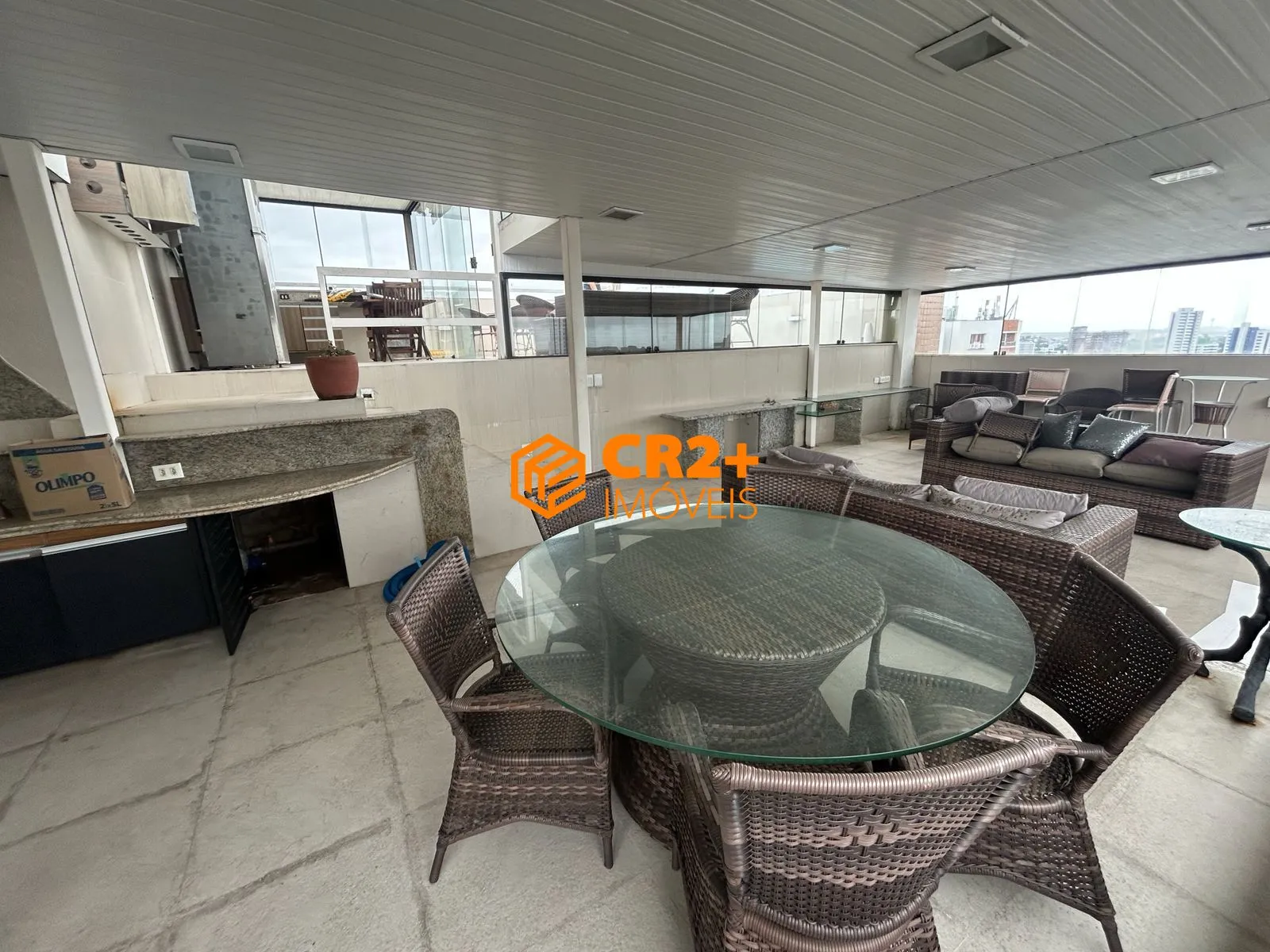 Imagem Vendo Luxuosa Cobertura Triplex 475m² | Privacidade e Conforto no Espinheiro