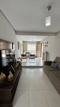 Imagem Casa para fins comerciais, 12x25, 03 cômodos, 02 salas, 02 wcs