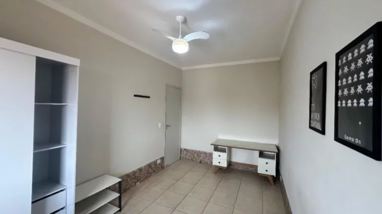 Imagem Excelente casa no Jardim real com 3 dormitórios 2 vagas!!!