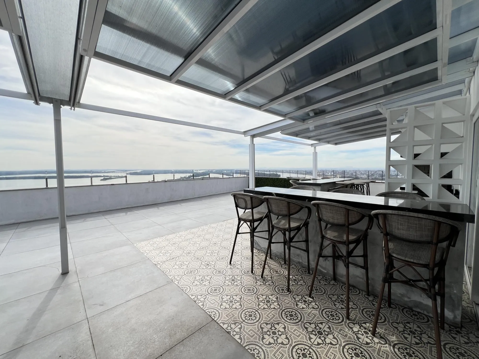 Imagem Sala Comercial Mobiliada 68m² - Centro, Prédio 24h com Rooftop