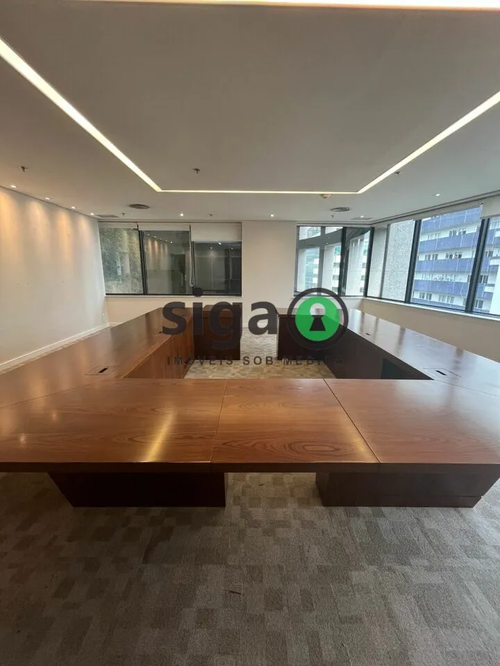 Imagem Sala Comercial e 4 banheiros à Venda, 292 m² por R$ 41.000,00