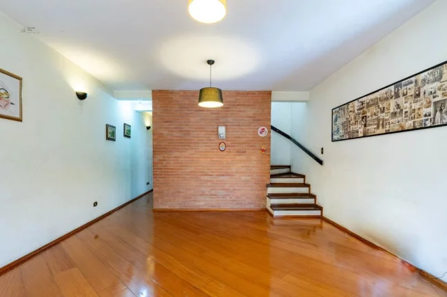 Imagem Casa Sobrado no Alto da Lapa 191m² com3 Dormitórios (1 Suíte) com versátil casa no fundo do terreno ( home office) e 2 vagas