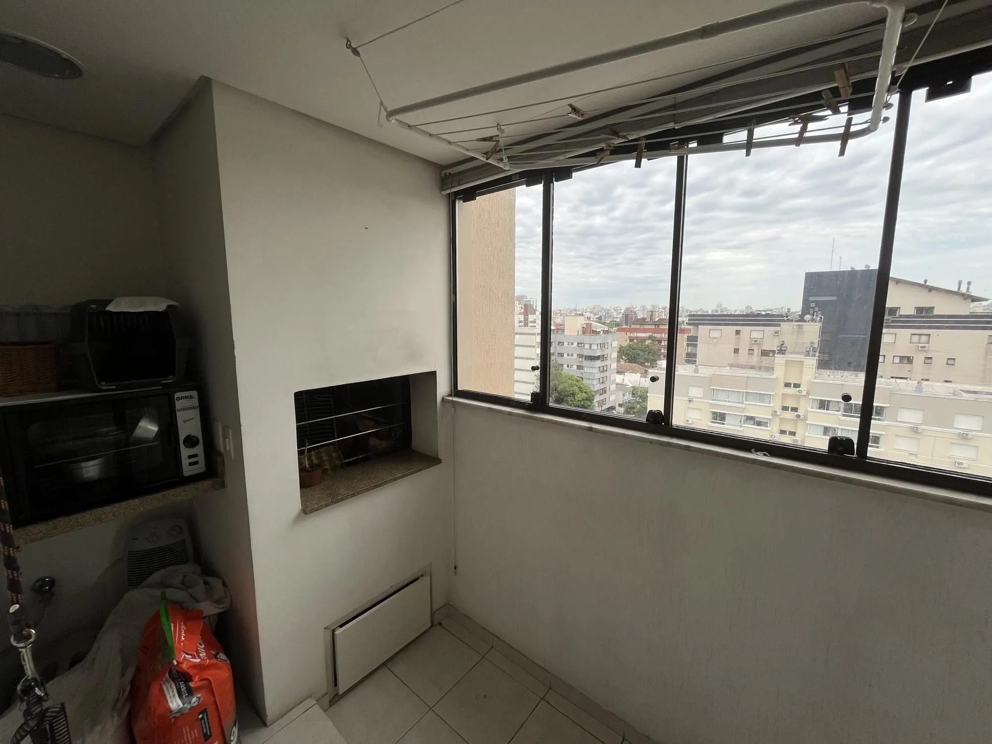 Imagem Apartamento de três dormitórios, suíte e uma vaga de garagem no bairro Santana