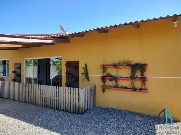 Imagem Casa a venda 03 quartos c/suíte, bem localizada em Guaratuba PR