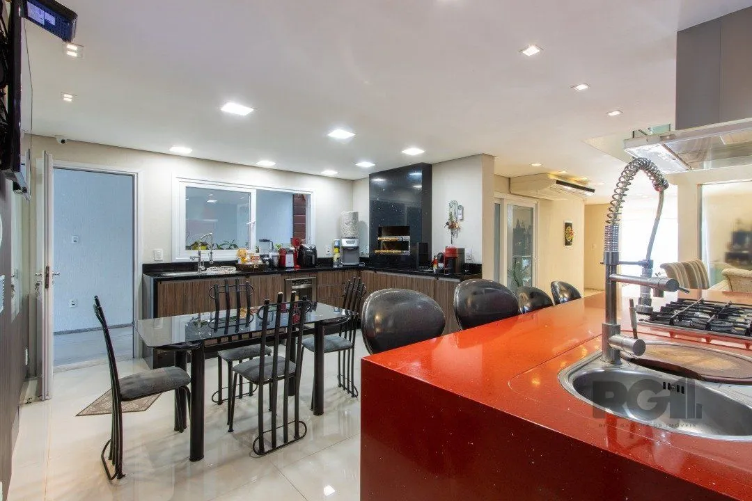 Imagem Casa com 5 suites com area privativa 714,00