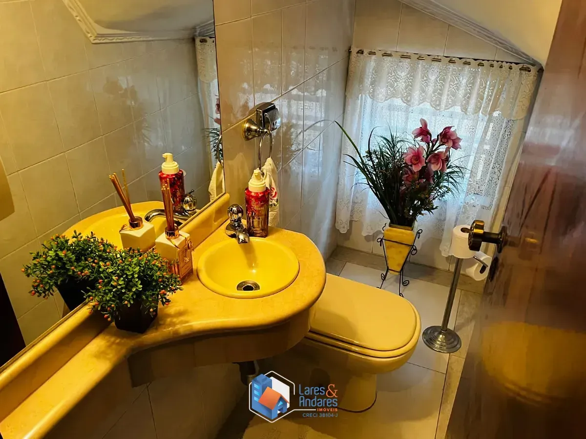 Imagem Sobrado para venda em Bosque da Saúde com 3 quartos, sendo 3 suítes, 217m²