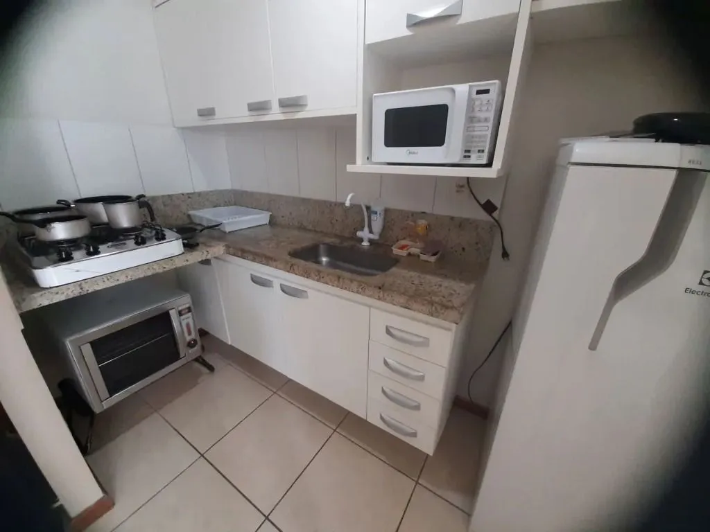 Foto do imóvel Flat mobiliado em Manaíra, vista lateral para o mar, lazer na cobertura, garagem e localização privilegiada.