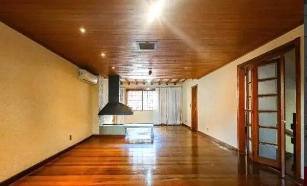 Imagem Casa sobrado no bairro Bela Vista de 3 dormitórios e 3 vagas DESOCUPADA
