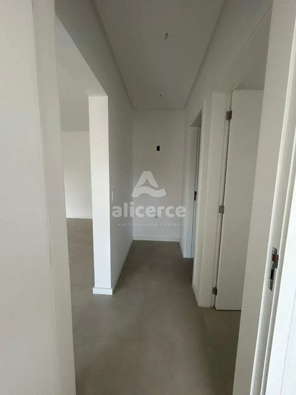Imagem Apartamento à venda com 3 quartos 1 suíte, 80m² em Capoeiras Florianópolis