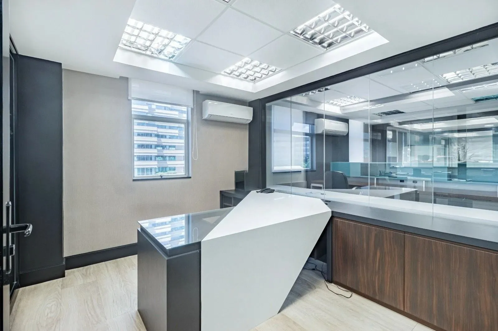 Imagem Sala/Conjunto Comercial com 4 vagas e 218m²