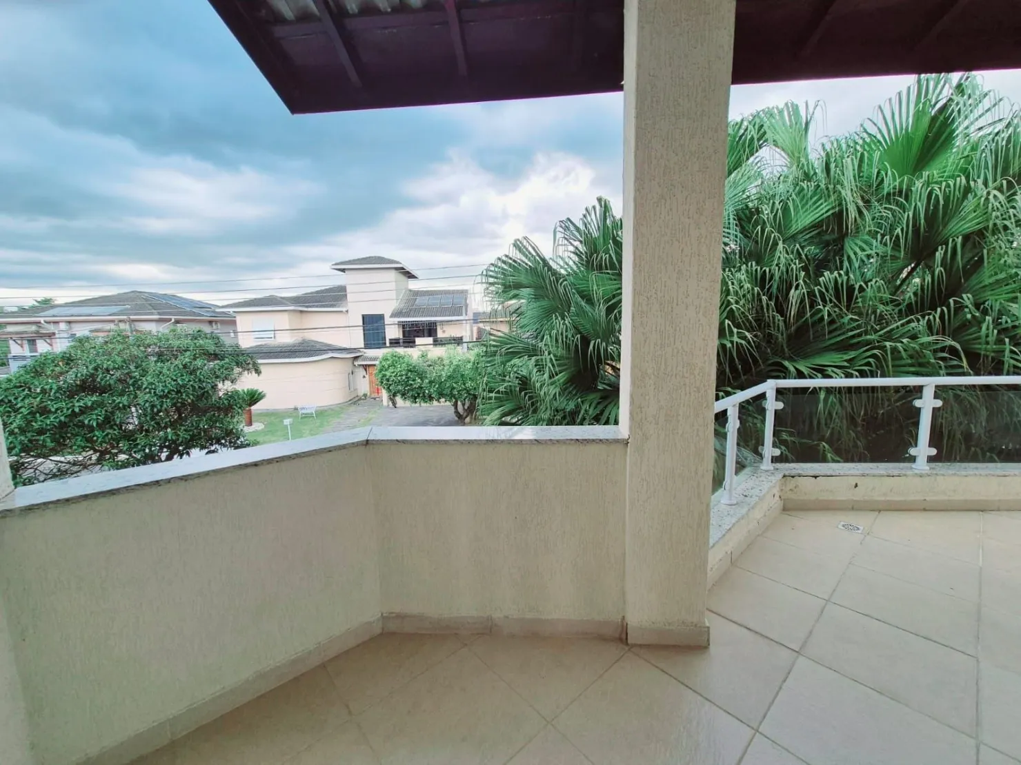 Imagem Luxuosa Casa com Piscina, Área Gourmet e Conexão com a Natureza no Condomínio Real Ville - 435 m² de Terreno