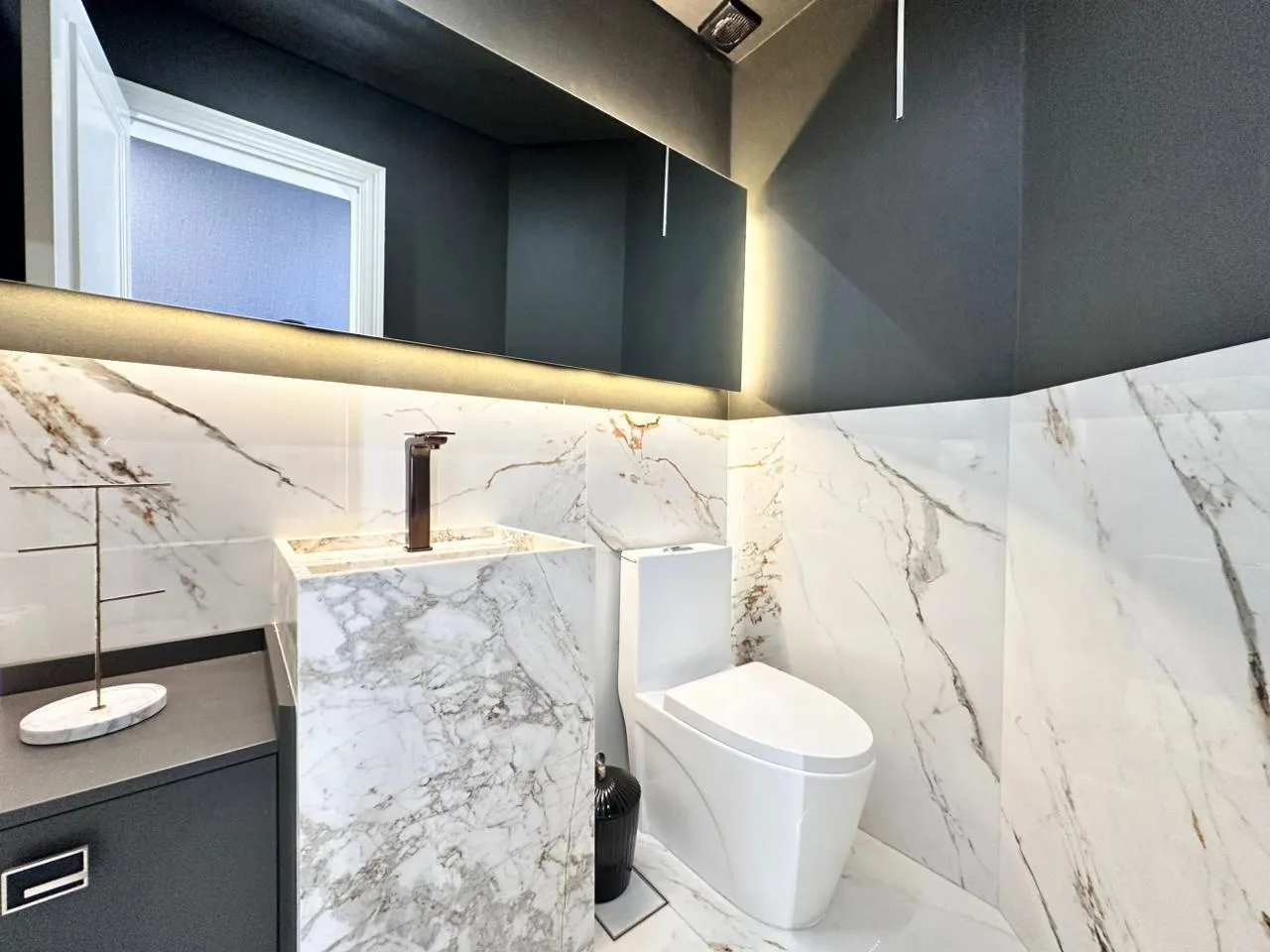Imagem Apartamento com vista para o mar à venda com 138m2 por R$ 4.250.000,00