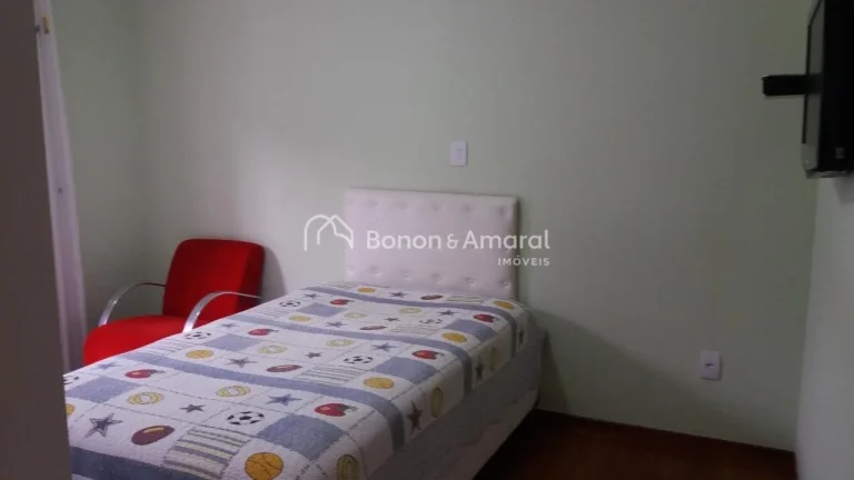 Imagem Este sobrado de 180m² de construção e 300m² de terreno oferece todo o conforto e espaço que sua...