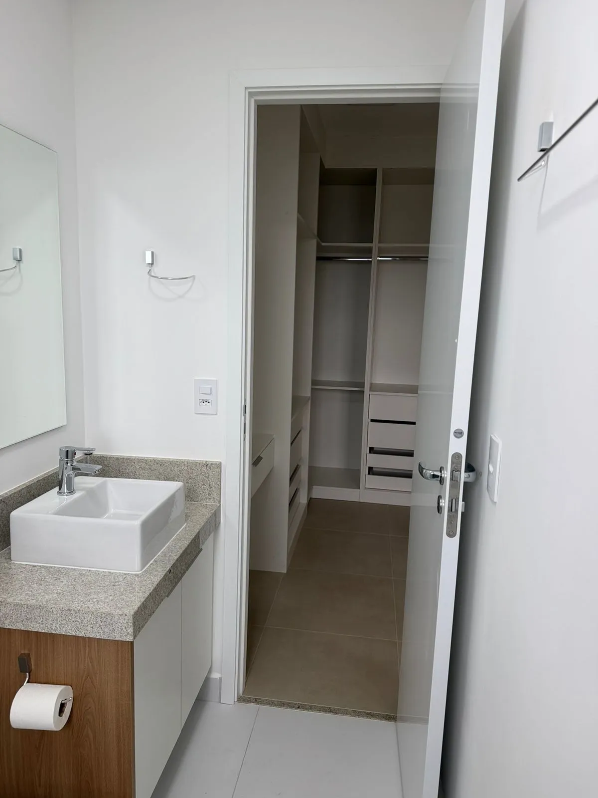 Imagem Apartamentos para locaçao com Piscina e 1 quartos, 47 m² - Mandarim Campolim Parque Campolim