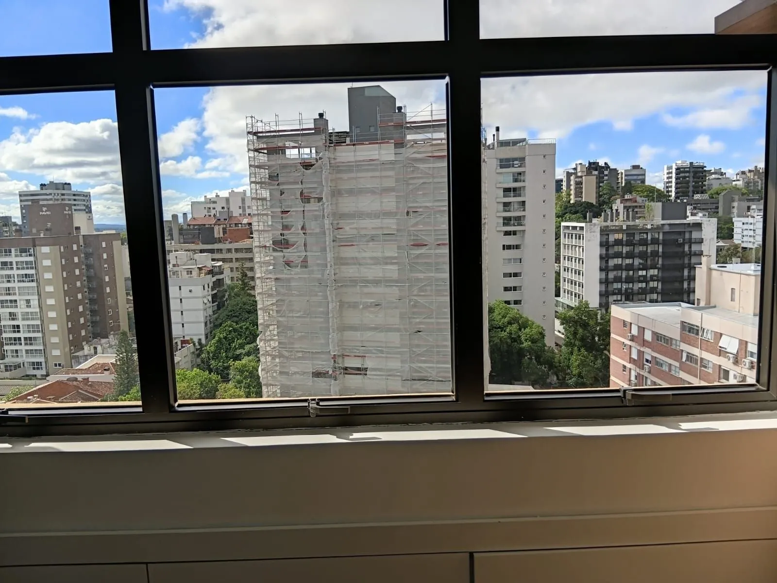 Imagem Vende-se cobertura comercial com Terraço - Moinhos de Vento