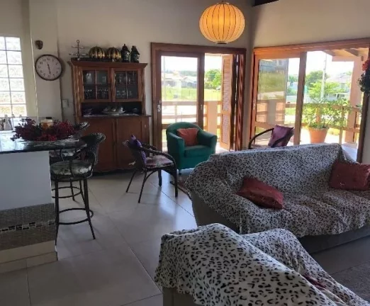 Imagem Casa de alto padrão em Garopaba-SC: conforto, privacidade e localização privilegiada!